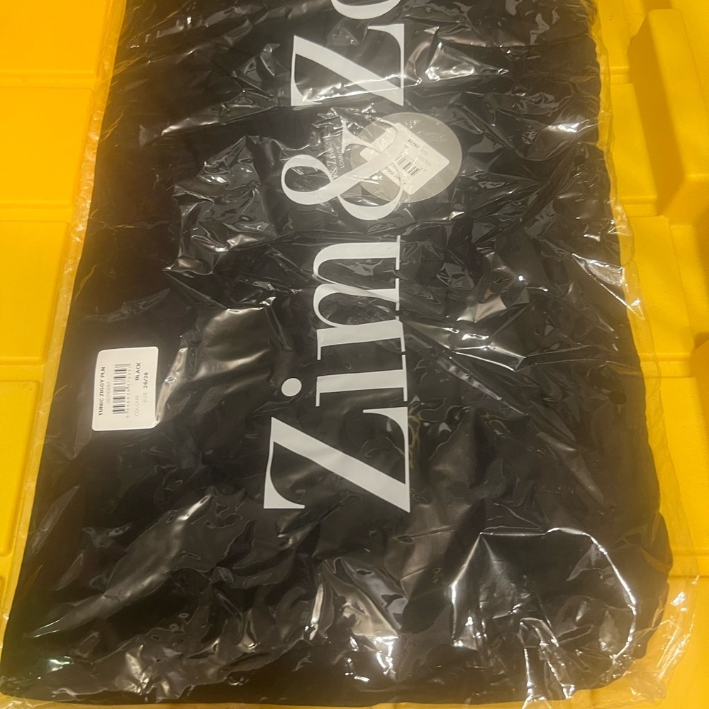 Zim & Zoe Black tunic shirt